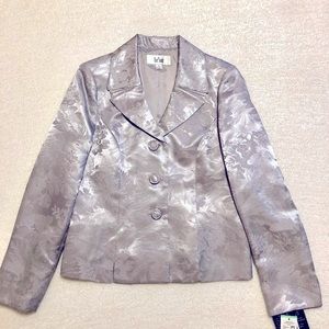 NWT LeSuit Luxemburg Gardens Silver skirt suit.